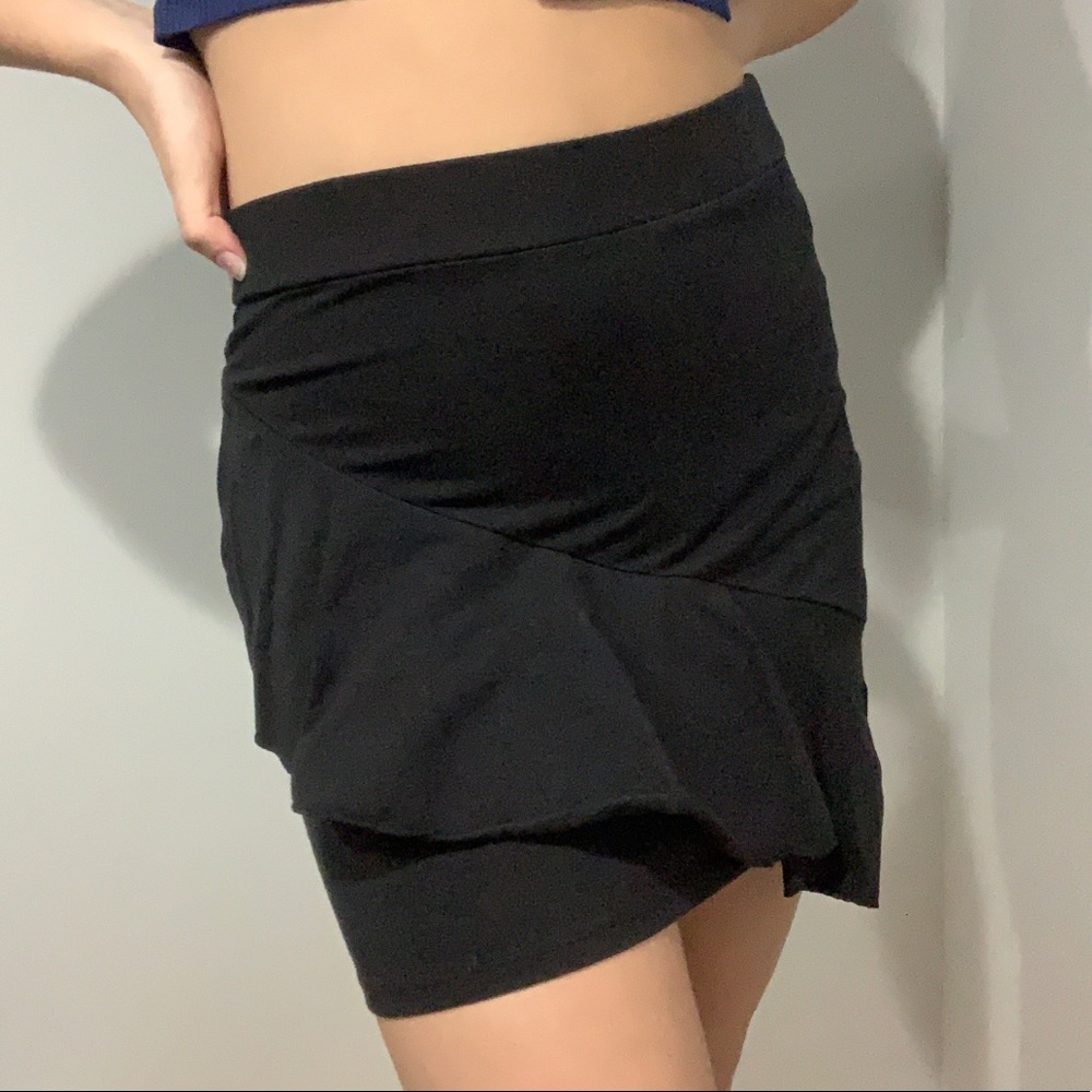 Black Body-con Mini Ruffle Skirt